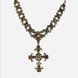 BEAUTIFUL! Austrian Crystal Necklace Earrings Set